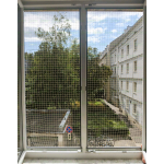 Siatka ochronna naokno dla kotów montaż