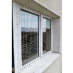 Wzmocniona siatka na okno dla kota montaż Warszawa