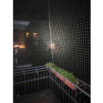 Założenie siatek dla kota na balkon