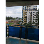 Montaż siatki zabezpieczającej na balkon