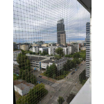 Montaż siatki na balkon bez wiercenia