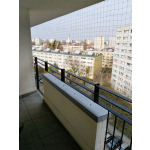 Montaż siatki zabezpieczającej na balkon przed gołębiam Warszawa